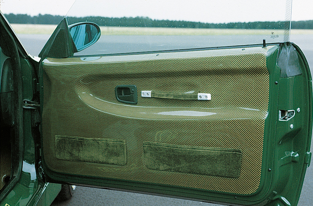 CD_76_02_CLS_II_Carbon_Tuerverkleidung_1000x657_3000x3000